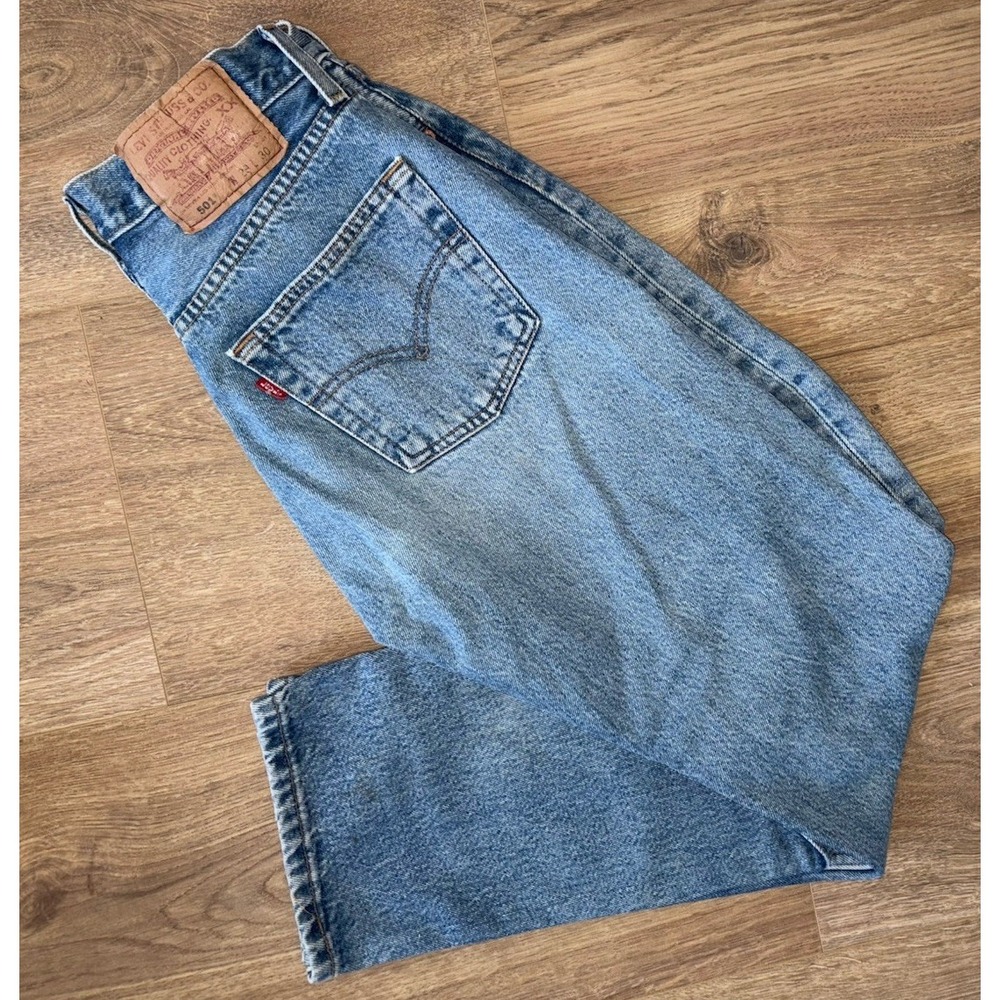 Vintage Levis 501 Jeans Women 29x30 Light Wash Button Fly Distressed Y2K 2000s